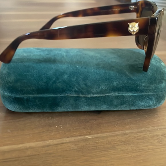 Gucci Tortoise Frame Sunglasses - Picture 3 of 6